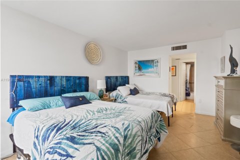 Condo in Aventura, Florida, 1 bedroom  № 1973346 - photo 12