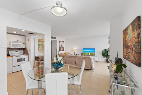 Condo in Aventura, Florida, 1 bedroom № 1973346 - photo 30