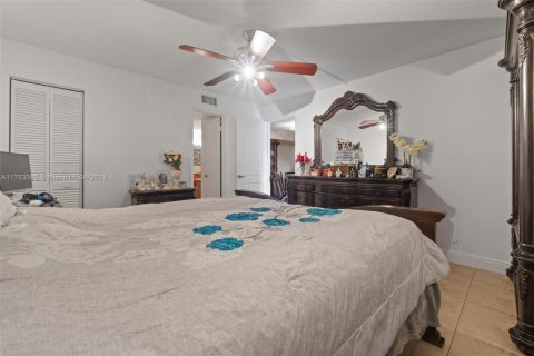 Купить кондоминиум в Майами, Флорида 2 спальни, 73.3м2, № 1958847 - фото 13