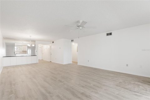 Condominio en venta en New Port Richey, Florida, 2 dormitorios, 128.95 m2 № 2093351 - foto 9