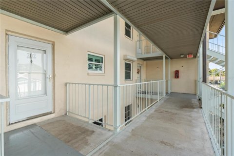 Condominio en venta en New Port Richey, Florida, 2 dormitorios, 128.95 m2 № 2093351 - foto 4