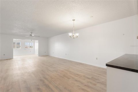 Condominio en venta en New Port Richey, Florida, 2 dormitorios, 128.95 m2 № 2093351 - foto 7