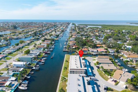 Condominio en venta en New Port Richey, Florida, 2 dormitorios, 128.95 m2 № 2093351 - foto 26