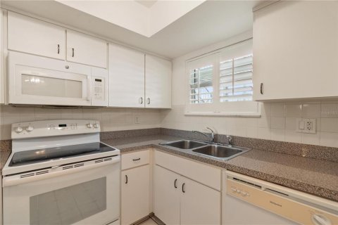 Condominio en venta en New Port Richey, Florida, 2 dormitorios, 128.95 m2 № 2093351 - foto 6