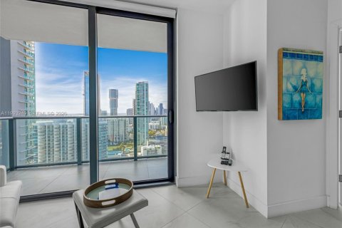 Condo in Miami, Florida, 1 bedroom  № 2057228 - photo 2