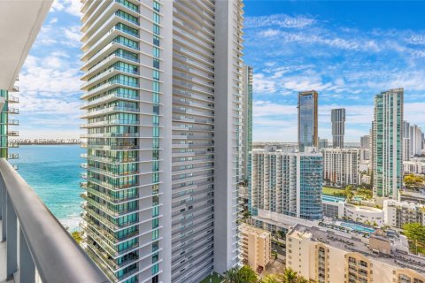 Condo in Miami, Florida, 1 bedroom  № 2057228 - photo 17
