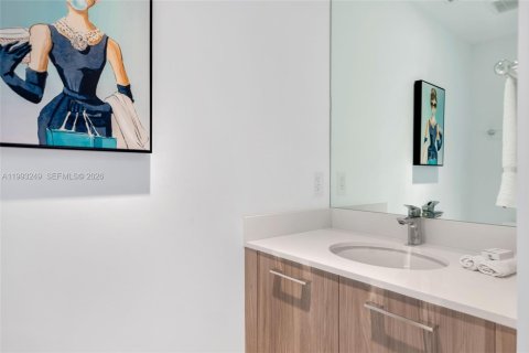 Condo in Miami, Florida, 1 bedroom  № 2057228 - photo 8