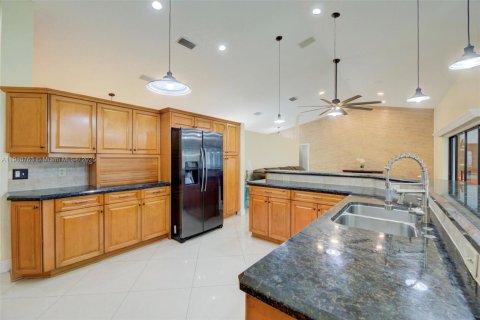Casa en venta en Coral Springs, Florida, 4 dormitorios, 245.17 m2 № 1975735 - foto 9