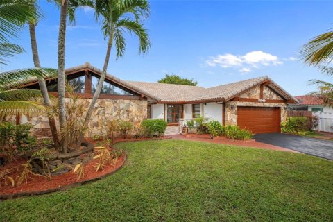 Casa en venta en Coral Springs, Florida, 4 dormitorios, 245.17 m2 № 1975735 - foto 3