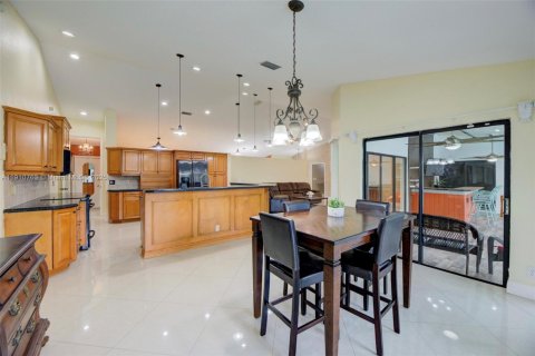 Casa en venta en Coral Springs, Florida, 4 dormitorios, 245.17 m2 № 1975735 - foto 15