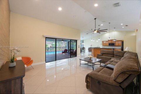 Casa en venta en Coral Springs, Florida, 4 dormitorios, 245.17 m2 № 1975735 - foto 11