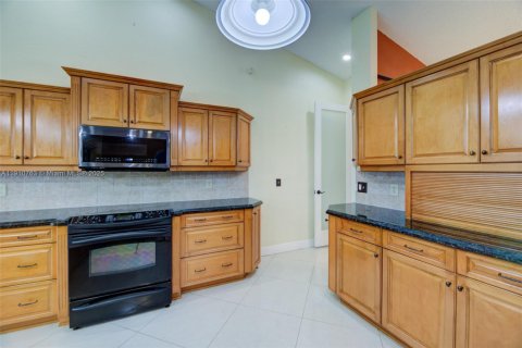 Casa en venta en Coral Springs, Florida, 4 dormitorios, 245.17 m2 № 1975735 - foto 7