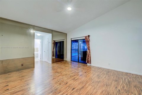 Casa en venta en Coral Springs, Florida, 4 dormitorios, 245.17 m2 № 1975735 - foto 18