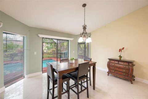 Casa en venta en Coral Springs, Florida, 4 dormitorios, 245.17 m2 № 1975735 - foto 17