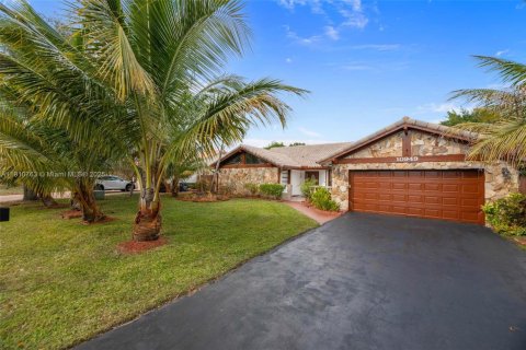 Casa en venta en Coral Springs, Florida, 4 dormitorios, 245.17 m2 № 1975735 - foto 2