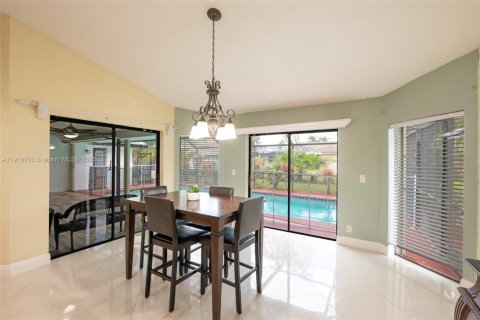 Casa en venta en Coral Springs, Florida, 4 dormitorios, 245.17 m2 № 1975735 - foto 16
