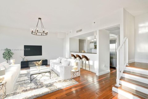 Townhouse in Miami Beach, Florida 1 bedroom, 124.12 sq.m. № 1967696 - photo 25