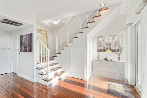 Townhouse in Miami Beach, Florida 1 bedroom, 124.12 sq.m. № 1967696 - photo 18