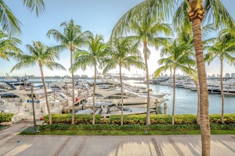 Townhouse in Miami Beach, Florida 1 bedroom, 124.12 sq.m. № 1967696 - photo 1