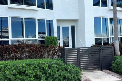 Townhouse in Miami Beach, Florida 1 bedroom, 124.12 sq.m. № 1967696 - photo 2