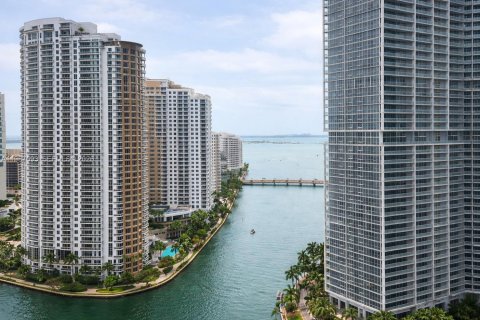 Condo in Miami, Florida, 1 bedroom  № 2051141 - photo 9