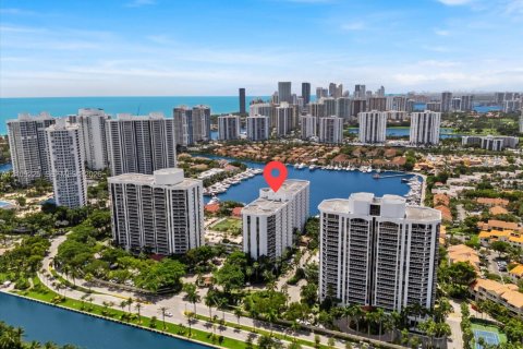 Copropriété à vendre à Aventura, Floride: 2 chambres, 110.27 m2 № 2428442 - photo 3