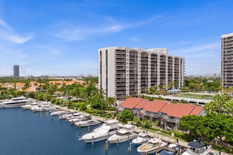 Condo à Aventura, Floride, 2 chambres  № 2428442