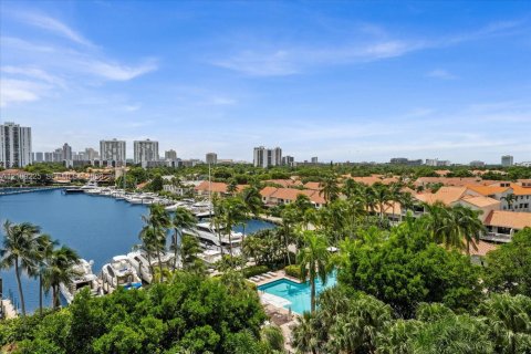 Copropriété à vendre à Aventura, Floride: 2 chambres, 110.27 m2 № 2428442 - photo 2