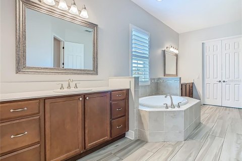 House in BELLALAGO in Kissimmee, Florida 5 bedrooms, 504.27 sq.m. № 1740765 - photo 24