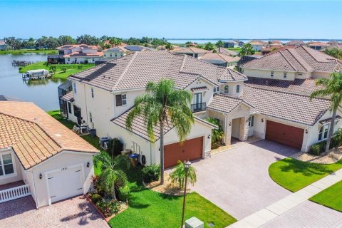 House in BELLALAGO in Kissimmee, Florida 5 bedrooms, 504.27 sq.m. № 1740765 - photo 2