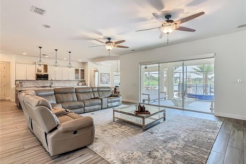 House in BELLALAGO in Kissimmee, Florida 5 bedrooms, 504.27 sq.m. № 1740765 - photo 19