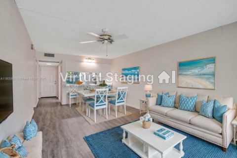 Condo in Coconut Creek, Florida, 2 bedrooms  № 1738970 - photo 4