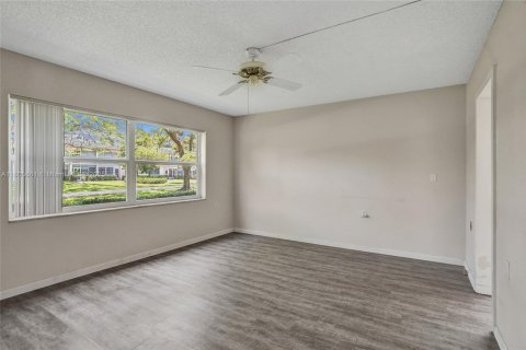 Condo in Coconut Creek, Florida, 2 bedrooms  № 1738970 - photo 20
