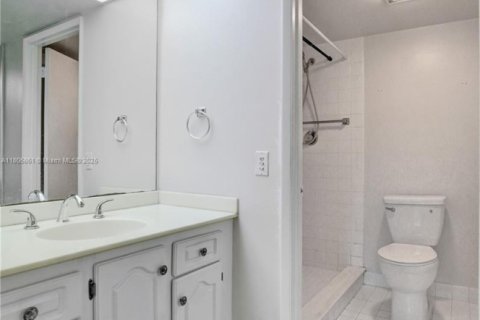 Condo in Coconut Creek, Florida, 2 bedrooms  № 1738970 - photo 27