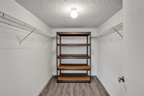 Condo in Coconut Creek, Florida, 2 bedrooms  № 1738970 - photo 26