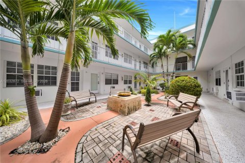 Condominio en venta en Miami Beach, Florida, 1 dormitorio, 60.39 m2 № 2176364 - foto 23
