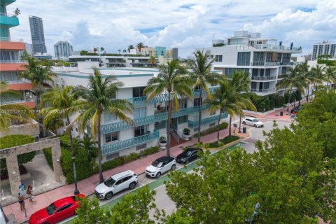 Condominio en venta en Miami Beach, Florida, 1 dormitorio, 60.39 m2 № 2176364 - foto 3
