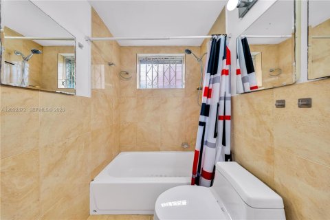 Condominio en venta en Miami Beach, Florida, 1 dormitorio, 60.39 m2 № 2176364 - foto 17