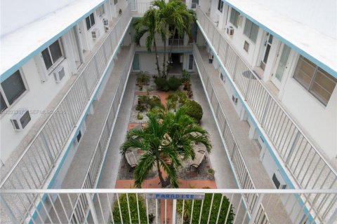 Condominio en venta en Miami Beach, Florida, 1 dormitorio, 60.39 m2 № 2176364 - foto 26