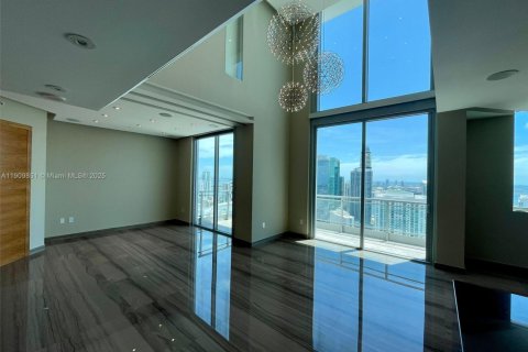 Condo in Miami, Florida, 2 bedrooms № 2016517 - photo 8