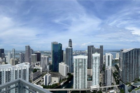 Condo in Miami, Florida, 2 bedrooms № 2016517 - photo 2