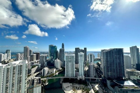 Condo in Miami, Florida, 2 bedrooms № 2016517 - photo 3