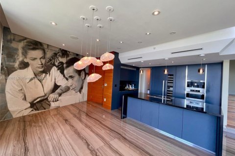 Condo in Miami, Florida, 2 bedrooms  № 2016517