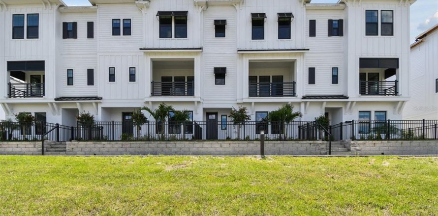 Townhouse in Sarasota, Florida 3 bedrooms, 209.77 sq.m. № 1675888
