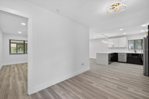 Casa en venta en Land O' Lakes, Florida, 4 dormitorios, 154.68 m2 № 1917374 - foto 15