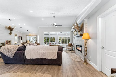House in Port St. Lucie, Florida 4 bedrooms, 271.09 sq.m. № 2191064 - photo 4