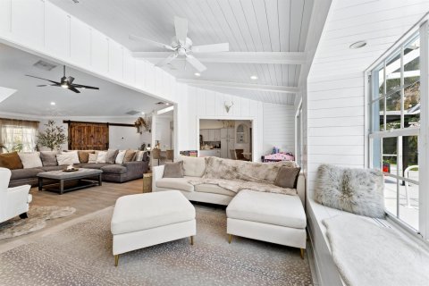 House in Port St. Lucie, Florida 4 bedrooms, 271.09 sq.m. № 2191064 - photo 20