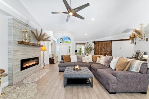 House in Port St. Lucie, Florida 4 bedrooms, 271.09 sq.m. № 2191064 - photo 7