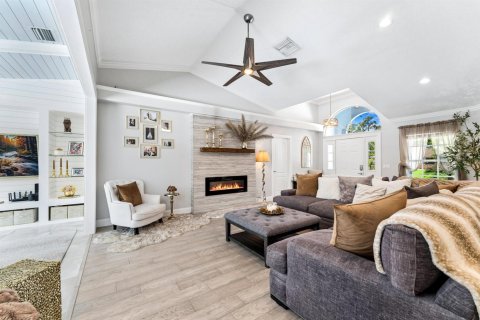House in Port St. Lucie, Florida 4 bedrooms, 271.09 sq.m. № 2191064 - photo 6