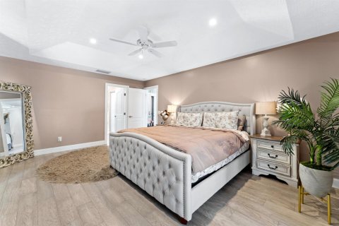 House in Port St. Lucie, Florida 4 bedrooms, 271.09 sq.m. № 2191064 - photo 24